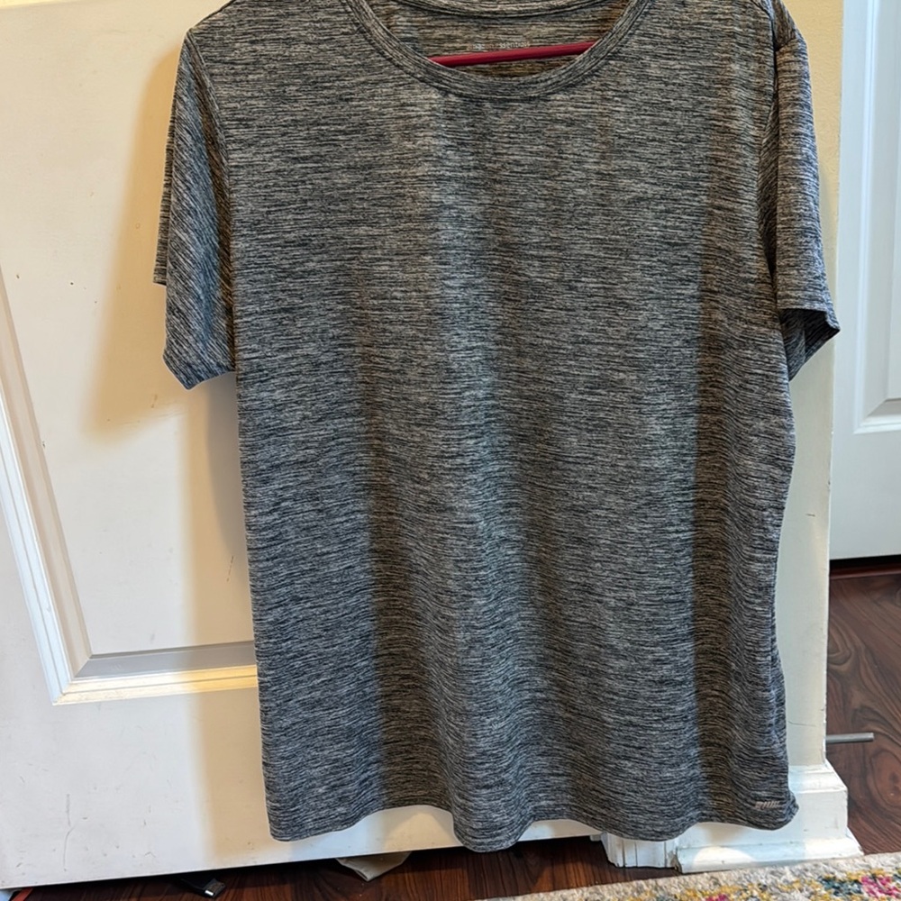 Amazon Essentials Gray Short Sleeve Tee